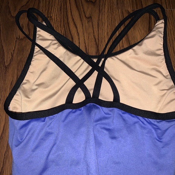 Cross back Workout Tank - Picture 2 of 3